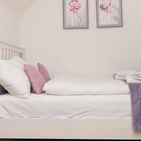 Milky Way Top Floor 2-Bedroom Apartment Air Condition เวียนนา ภายนอก รูปภาพ