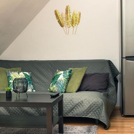 Milky Way Top Floor 2-Bedroom Apartment Air Condition เวียนนา ภายนอก รูปภาพ