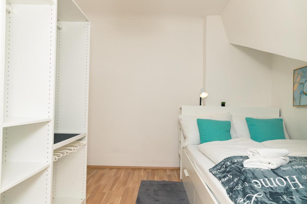 Milky Way Top Floor 2-Bedroom Apartment Air Condition เวียนนา ภายนอก รูปภาพ