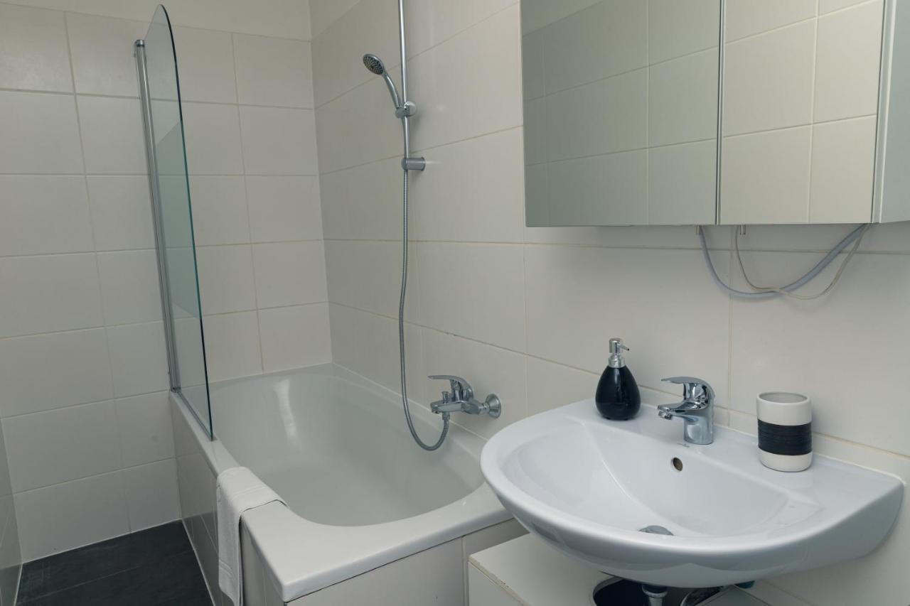 Milky Way Top Floor 2-Bedroom Apartment Air Condition เวียนนา ภายนอก รูปภาพ